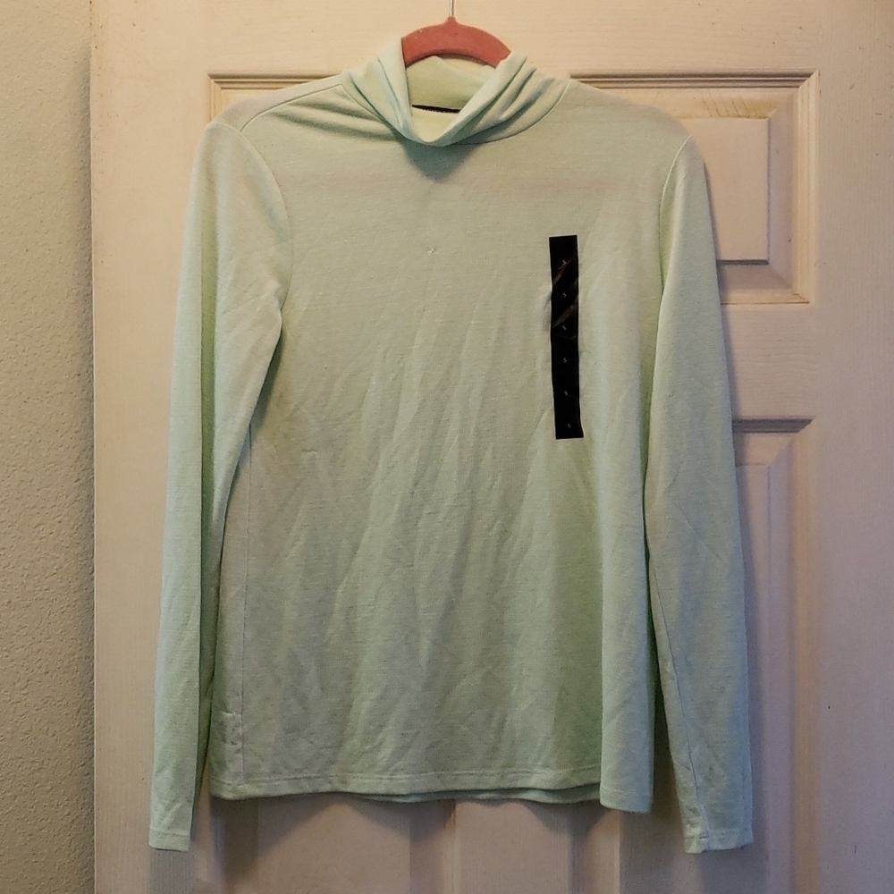 Banana Republic Foam Green Long Sleeve Top Size S